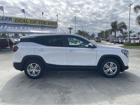 Certified 2024 GMC Terrain SLE image 9