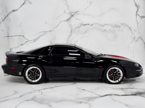 Used 1999 Chevrolet Camaro Z28 w/ SS Performance/Appearance Pkg image 12