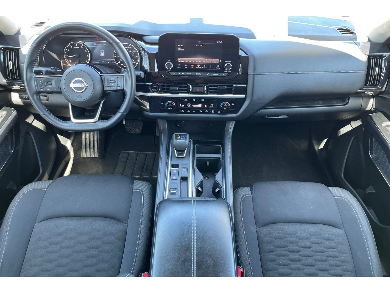 Used 2022 Nissan Pathfinder SV FWD image 16