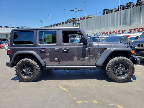 Used 2025 Jeep Wrangler Unlimited Sport AWD/4WD image 28
