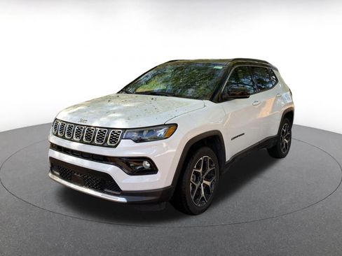 Used 2025 Jeep Compass Limited image 3