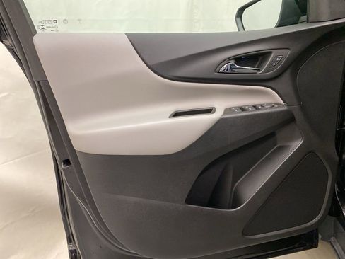 Used 2023 Chevrolet Equinox LS w/ LS Convenience Package image 10