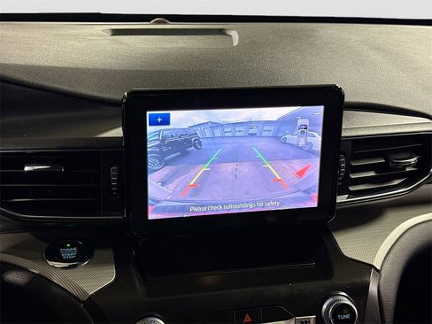 Used 2020 Ford Explorer XLT w/ Equipment Group 202A image 23