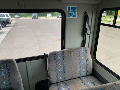 Used 2010 Ford E-450 and Econoline 450 Super Duty RWD image 33