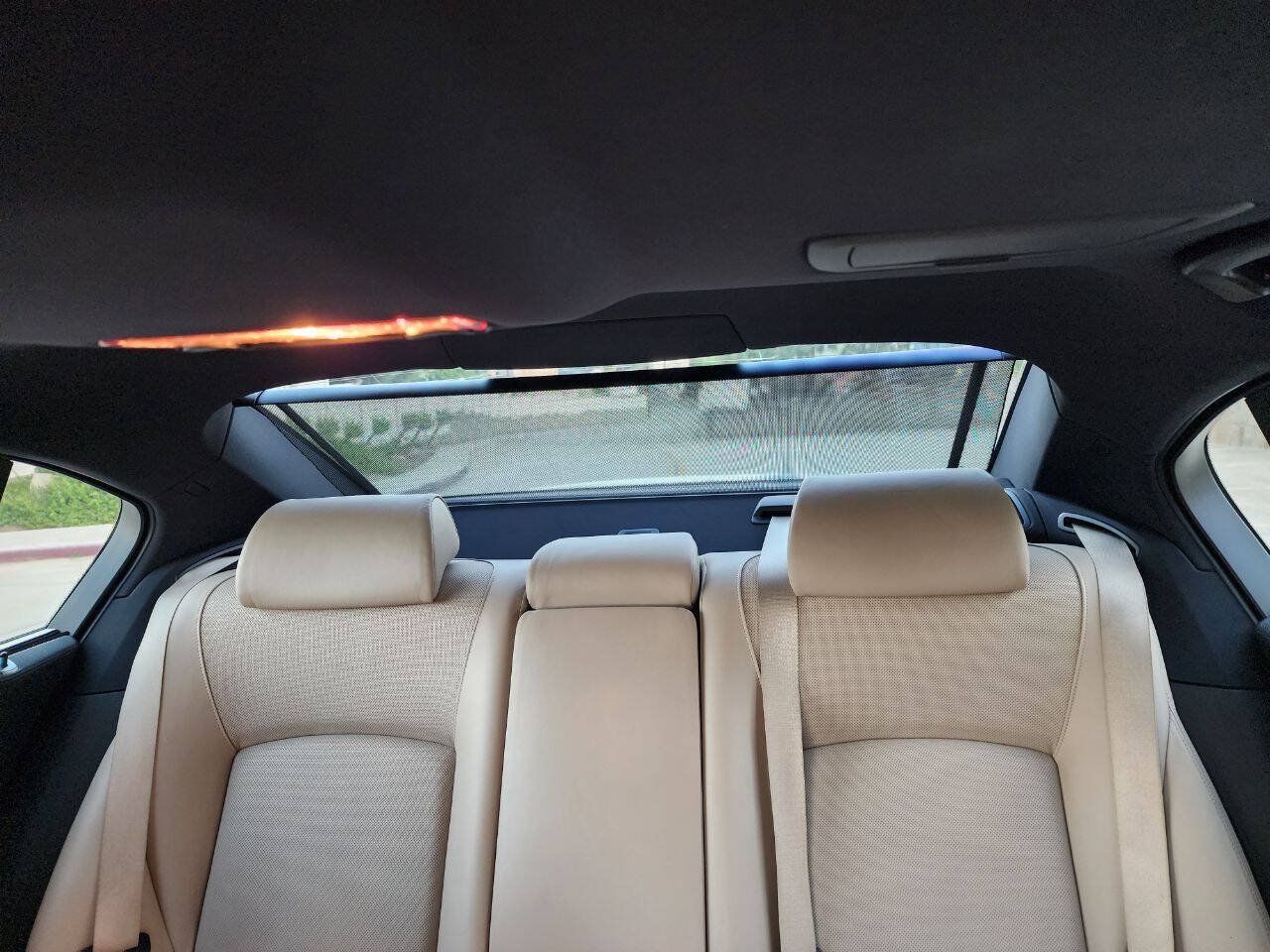 Used 2012 BMW 750Li w/ Driver Assistance Pkg RWD image 23