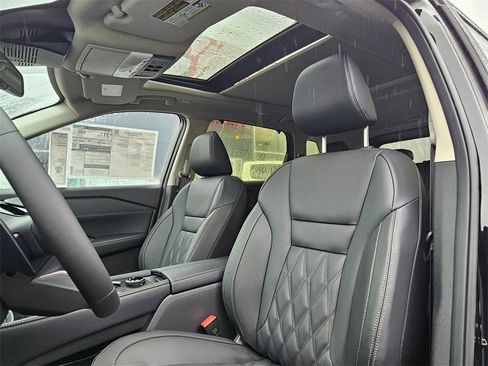 New 2026 Nissan Rogue Platinum image 18