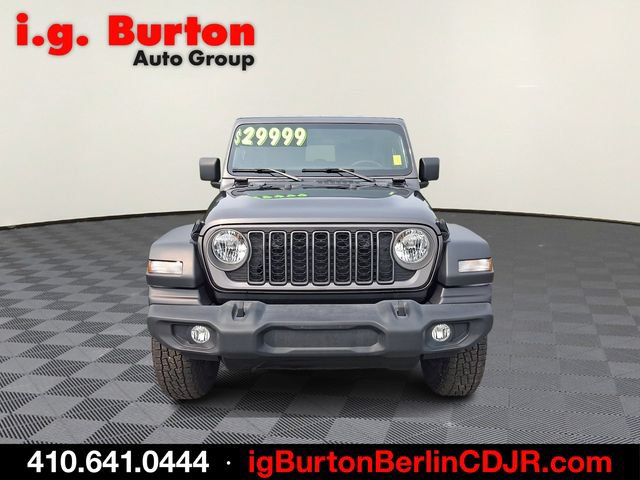 Used 2025 Jeep Wrangler Sport AWD/4WD image 2
