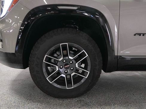 Used 2026 GMC Terrain AT4 w/ LPO, Black Badging Package AWD/4WD image 5