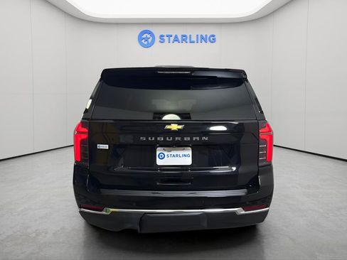 Used 2025 Chevrolet Suburban LS image 8