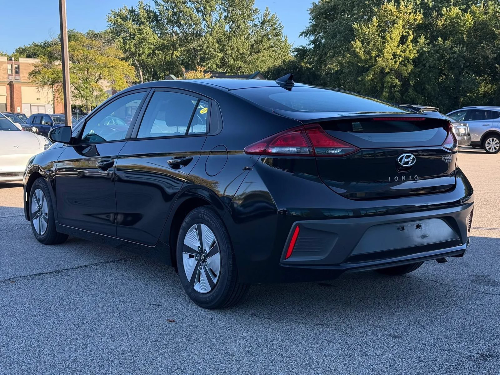 Used 2018 Hyundai Ioniq Blue FWD image 5