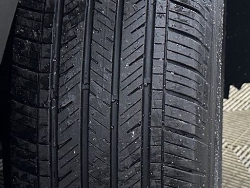 Certified 2025 Chevrolet Trax RS w/ Sunroof Package image 27