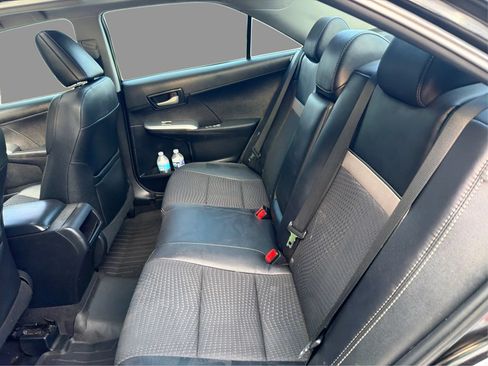 Used 2012 Toyota Camry SE FWD image 11