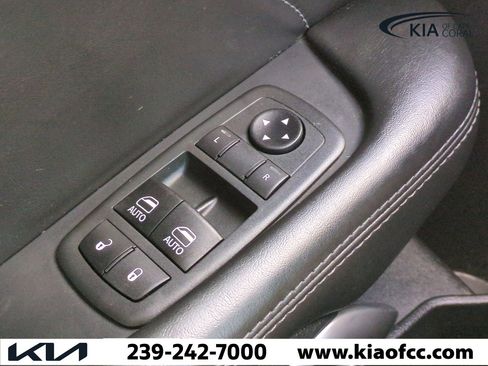 Used 2015 Dodge Challenger R/T Scat Pack w/ Leather Interior Group image 24