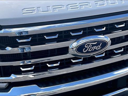 Used 2024 Ford F250 Lariat AWD/4WD image 30