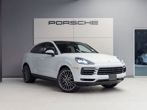 Certified 2023 Porsche Cayenne Platinum Edition image 9
