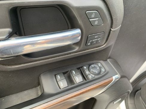 Used 2023 Chevrolet Silverado 2500 High Country w/ Z71 Off-Road Package image 11