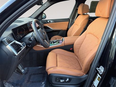 Used 2026 BMW X5 xDrive40i w/ M Sport Package image 9