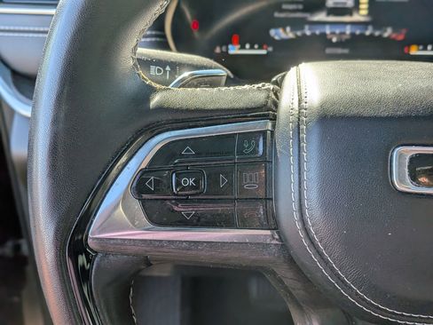 Used 2022 Jeep Grand Cherokee L Overland w/ Advanced Protech Group III AWD/4WD image 21