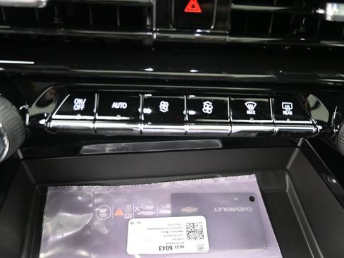 New 2026 Chevrolet Suburban Premier w/ Sun And Tow Package AWD/4WD image 20