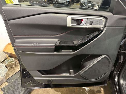 Used 2023 Ford Explorer ST-Line w/ Class IV Trailer Tow Package image 15