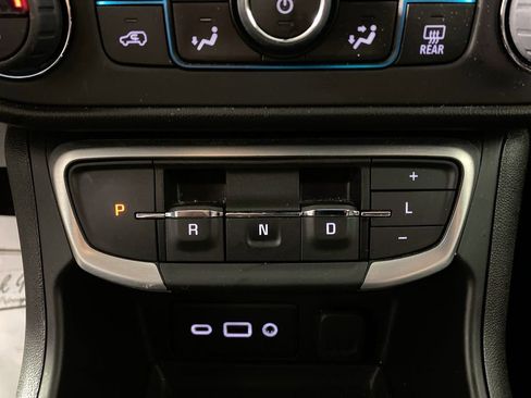 Used 2024 GMC Terrain SLE w/ Driver Convenience Package AWD/4WD image 19