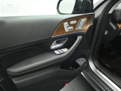 Used 2025 Mercedes-Benz GLE 350 4MATIC image 9