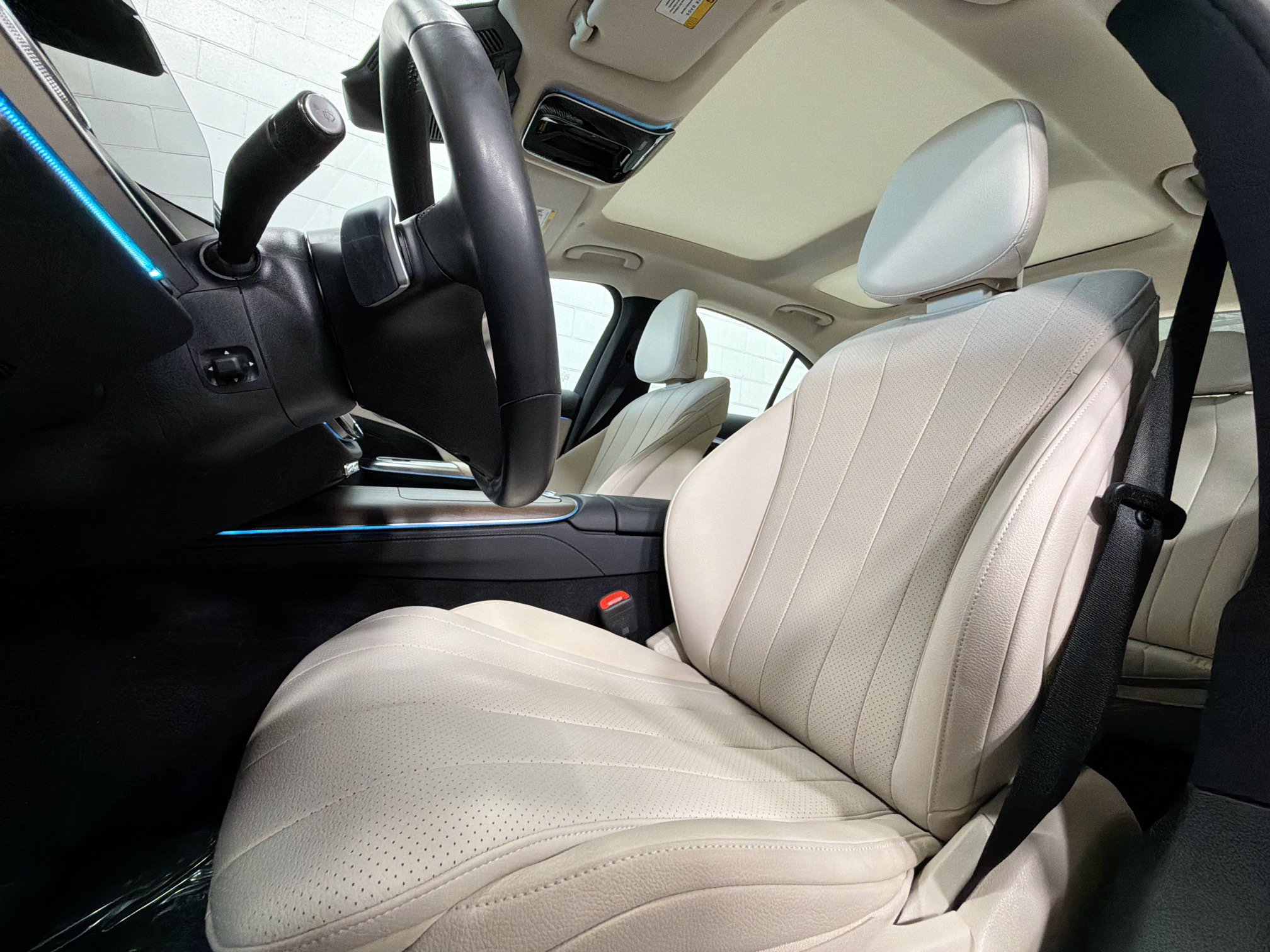 Used 2025 Mercedes-Benz E 450 4MATIC Sedan image 5