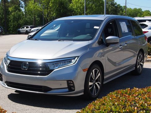 Used 2023 Honda Odyssey Touring image 4