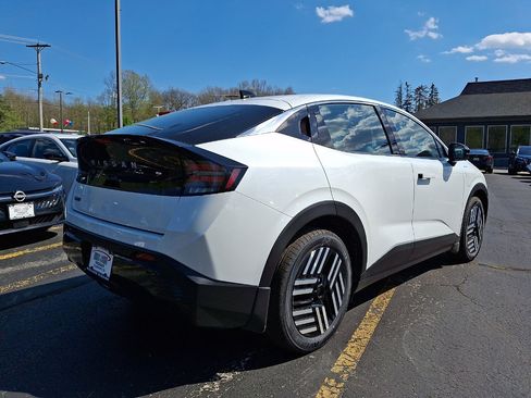 New 2026 Nissan Leaf SV+ w/ Illuminated Package FWD image 4