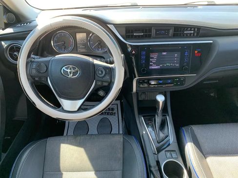 Used 2019 Toyota Corolla SE FWD image 11