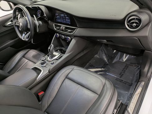 Used 2022 Alfa Romeo Giulia Sprint image 29