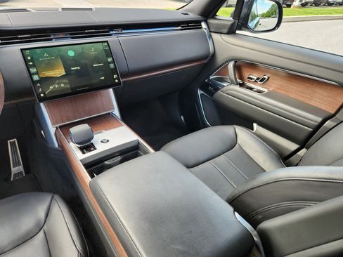 Certified 2024 Land Rover Range Rover SE AWD/4WD image 14