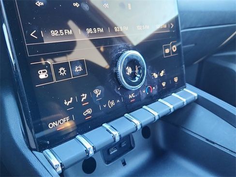 Used 2025 GMC Terrain Elevation image 29