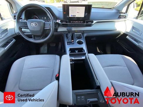 Certified 2025 Toyota Sienna LE FWD image 28