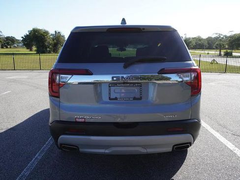 Used 2023 GMC Acadia SLE image 4