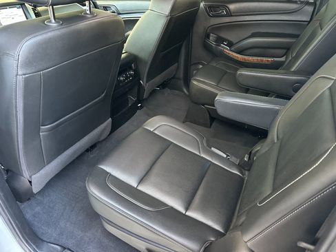 Used 2020 Chevrolet Suburban Premier image 13