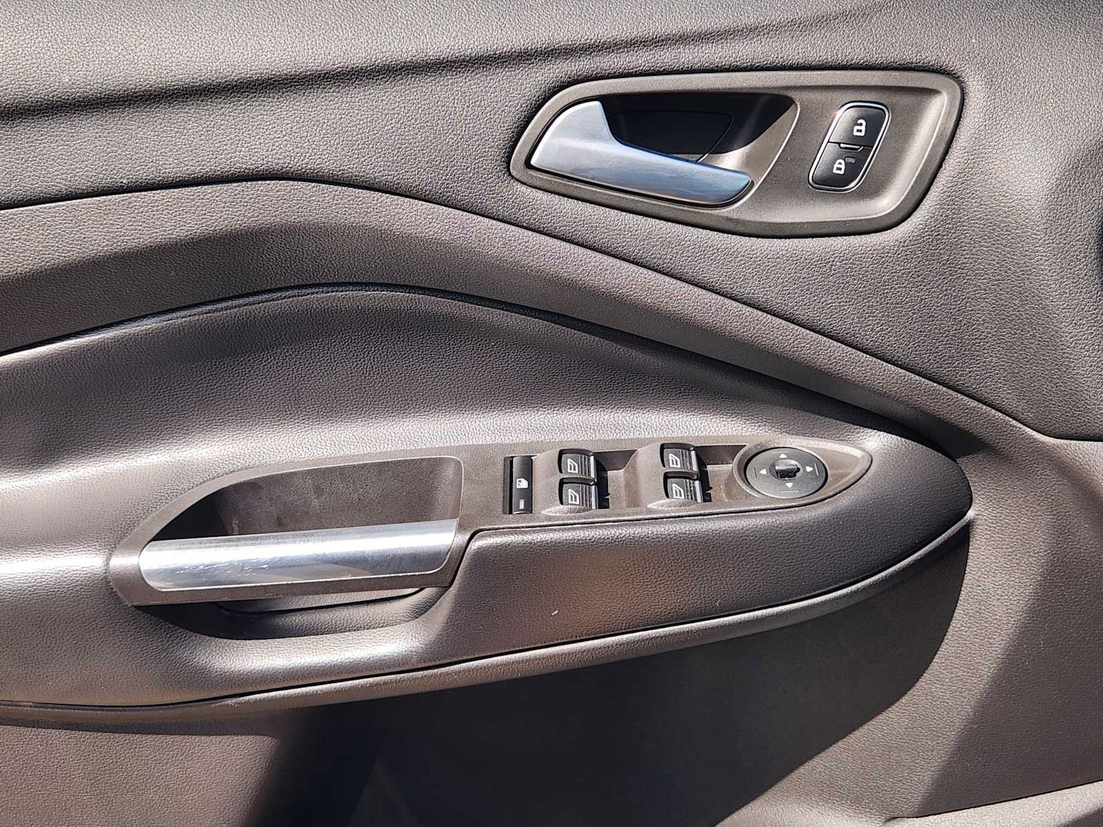 Used 2019 Ford Escape SEL FWD image 22