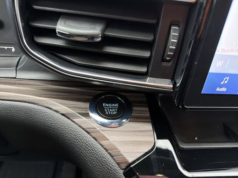 Used 2023 Ford Explorer Limited w/ Equipment Group 301A image 19