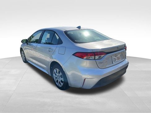 Used 2024 Toyota Corolla LE FWD image 5