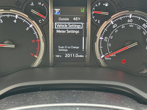 Certified 2024 Toyota 4Runner TRD Off-Road Premium image 33