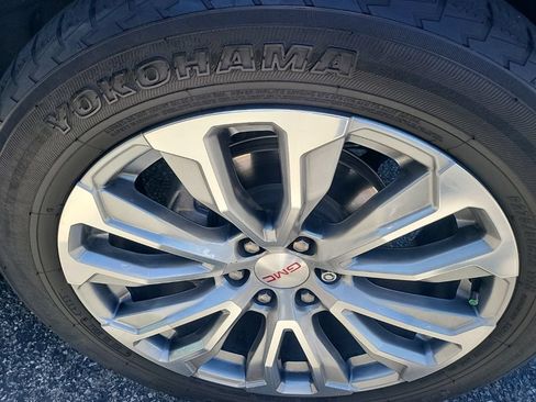 Used 2022 GMC Yukon XL Denali w/ Max Trailering Package AWD/4WD image 7