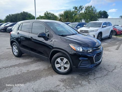 Used 2020 Chevrolet Trax LS w/ Tint and Cruise Package FWD image 1
