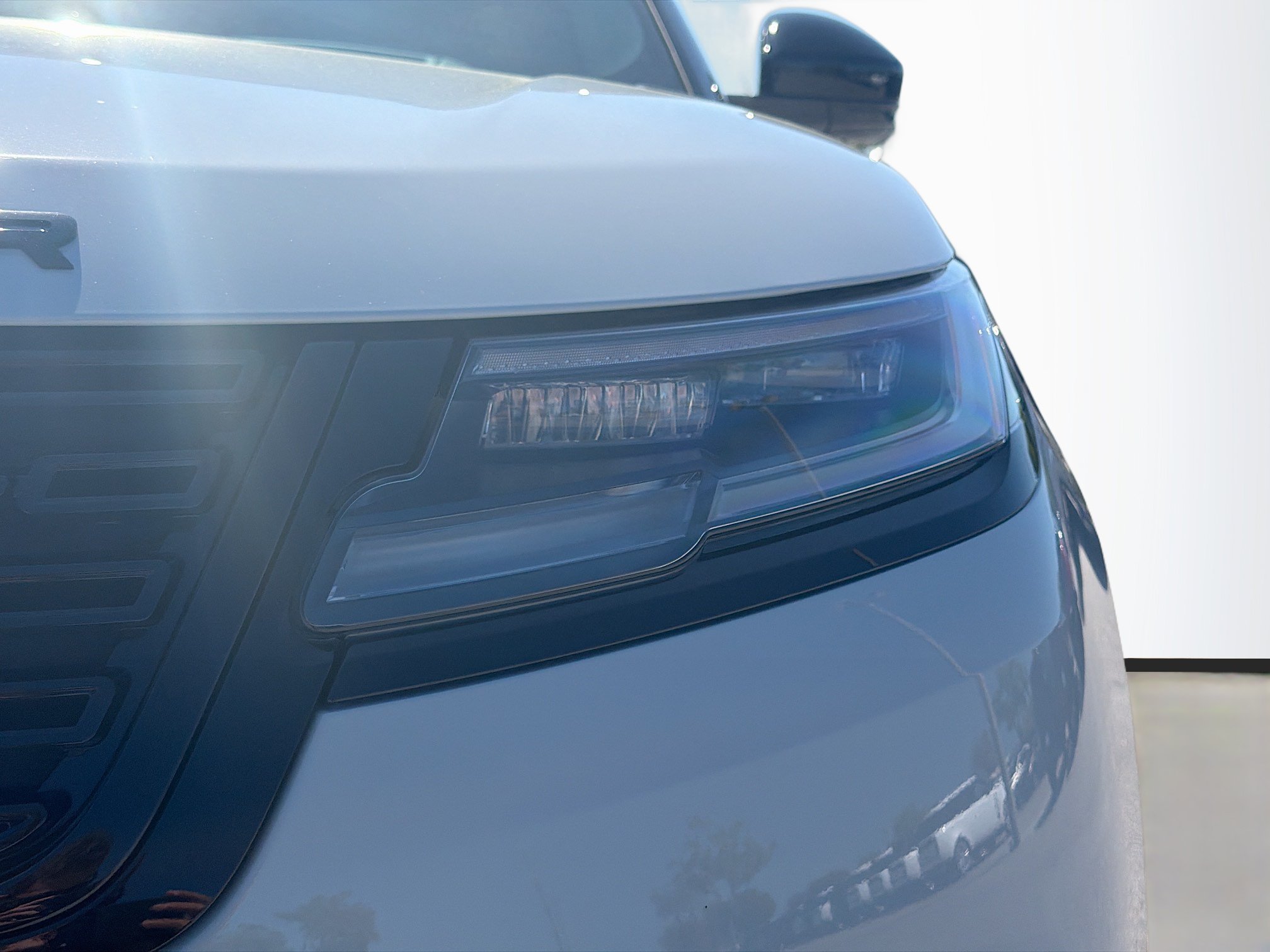 New 2026 Land Rover Range Rover Velar Dynamic SE AWD/4WD image 9