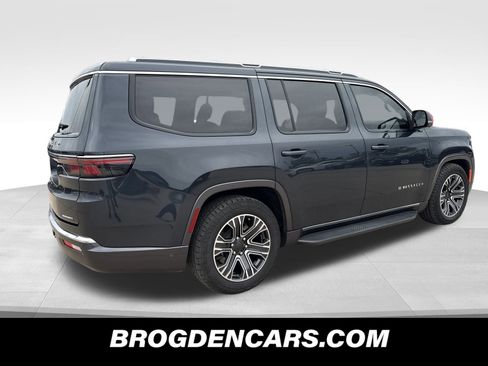 Used 2022 Jeep Wagoneer Series III w/ Convenience Group I image 3
