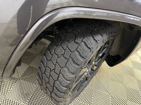 Used 2021 Jeep Grand Cherokee Laredo X image 29