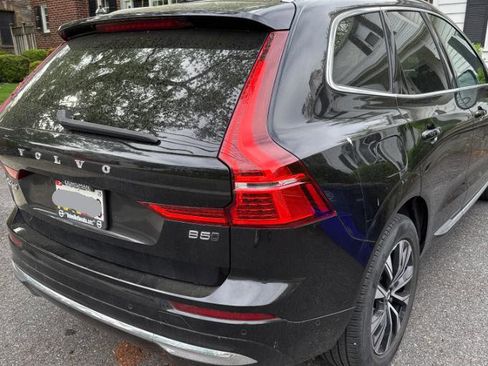 Used 2023 Volvo XC60 B5 Plus w/ Climate Package AWD/4WD image 2