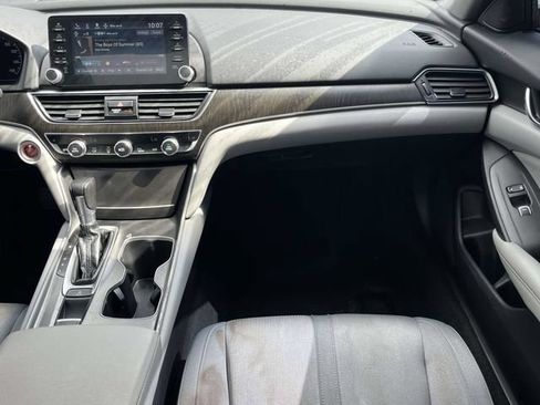 Used 2020 Honda Accord EX image 19