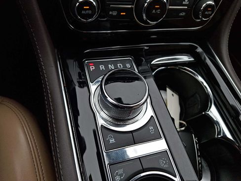 Used 2019 Jaguar XJ AWD image 15
