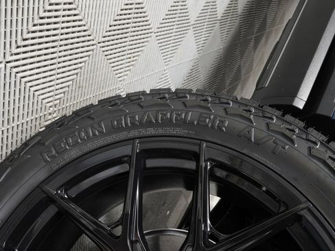 Used 2025 GMC Yukon Denali Ultimate image 43