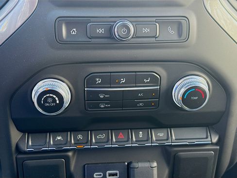 Used 2025 GMC Sierra 1500 Pro w/ Convenience Package image 12